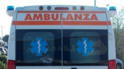 Follonica, moto esce fuori strada sulla vecchia Aurelia: due i feriti, sono ricoverati al Misericordia in codice 2