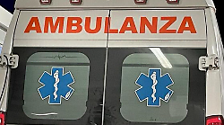 Travolto da un'auto sulle strisce pedonali in via Senese, ciclista di 65 anni muore in ospedale