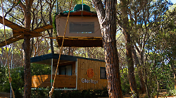 Grosseto, dormire sospesi in mezzo agli alberi: in Maremma si può. Le Air dream suite sono ispirate a Star Wars