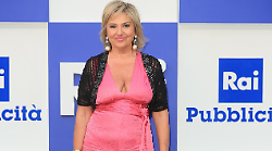 Storie di donne al bivio stasera in tv venerd&igrave; 3 gennaio su Rai 2: tutte le ospiti di Monica Setta