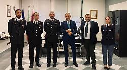 Grosseto, la questura e i carabinieri accolgono i nuovi arrivati in provincia