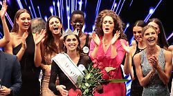 Ofelia Passaponti, è toscana la Miss Italia 2024: la giovane senese incoronata da Martina Colombari