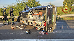 Grosseto, furgone e pick-up si scontrano sull'Aurelia: interdetto il traffico in direzione sud