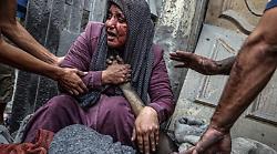 La guerra, la foto della disperazione che ha vinto il Sipa 2024. Scattata a Gaza dal palestinese Ali Jadallah: dolore, sangue, lacrime