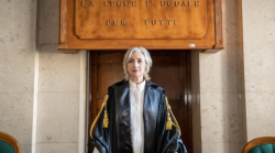Libera stasera in tv martedì 19 novembre su Rai 1: le anticipazioni della nuova serie con Lunetta Savino protagonista 