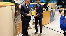 Grosseto, l'agenzia di viaggi Travel Today premiata a Bruxelles per il turismo sostenibile