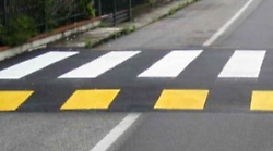 Grosseto, all'ingresso di Rispescia ci sarà un attraversamento pedonale rialzato. Il Comune chiede ai cittadini dove installare i prossimi
