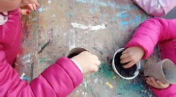 Castiglione della Pescaia, i bambini della scuola al lavoro per salvaguardare l'ecosistema. La semina delle piantine