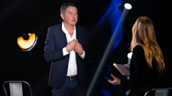 Pioggia di commenti contro Teo Mammuccari sui social: il conduttore ospite a Belve stasera in tv su Rai 2 si alza e va via