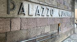 Follonica, il centrosinistra: "Il sindaco si regala un portavoce per Natale"