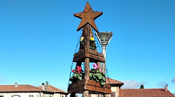 Scansano, questo Natale a Murci c'è un albero speciale creato dai paesani
