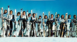 La valanga azzurra stasera in tv lunedì 30 dicembre su Rai 3: anticipazioni e trailer del docufilm sull'epoca d'oro dello sci italiano