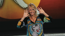 Licia Colò ospite di Caterina Balivo a La volta buona: l'amore per Nicola Pietrangeli, il matrimonio con Mr. Nat e la scoperta della sorella segreta