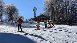 Monte Amiata, anche se con poca neve prendono il via i corsi dello sci Club lo Scoiattolo