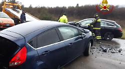 Massa Marittima, frontale tra due auto: uomo ferito trasportato in ospedale
