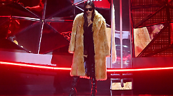 Sanremo 2025, stylist e brand di moda che vestono gli artisti e i presentatori: da Fedez a Tony Effe fino a Elodie