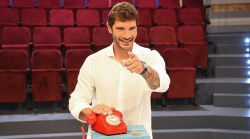 Affari Tuoi stasera in tv martedì 25 febbraio su Rai 1: ecco com'è andata la puntata di ieri. Scopri tutti i numeri fortunati