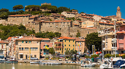 Castiglione della Pescaia premiata da The Wom Travel: è il borgo sul mare più bello della Toscana