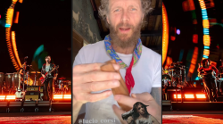 A Jovanotti le nacchere maremmane di Lucio Corsi. E Lorenzo le suona su Instagram. 