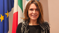 Professioni infermieristiche, universo femminile: "Basta disparità di genere e discriminazioni"