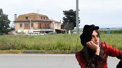 Presto potrebbe essere ripristinato il cartello Macchiascandona: Lucio Corsi porta in alto la Maremma