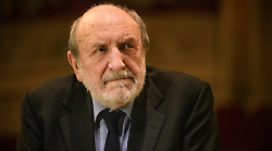 Umberto Galimberti arriva in Maremma per un incontro filosofico sulla relazione tra l'io e il noi