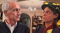 Un teatro di sguardi: l'inaspettata amicizia tra Marco Travaglio e Lucio Corsi