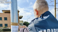 Scoperta a Grosseto un'area di stoccaggio abusivo di rifiuti, scattano sequestri e denunce per un imprenditore edile