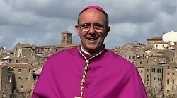 La città accoglie il nuovo vescovo Bernardino Giordano: il programma della cerimonia