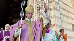 Le prime parole del vescovo Bernardino ai fedeli, l'omelia e la preghiera composta per la Madonna delle Grazie: TUTTE LE FOTO