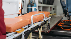 Tragedia in mare a Follonica: un 84enne muore dopo un malore in acqua