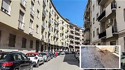Marciapiedi abbandonati in via Depretis, la denuncia dei cittadini: "Rischio sanitario" – IL VIDEO