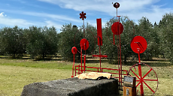Il Giardino d'arte contemporanea di Lacquaniti riapre al pubblico: arte e natura si incontrano a Buriano