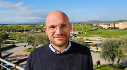 Predatori uccidono tre pecore nella stessa azienda gi&agrave; razziata un anno fa. Il Parco: "Pronti ad aiutare"