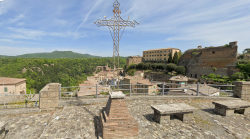 Inaugurazione del rinnovato Belvedere 'La Crocina': un momento di tradizione per la comunità di Sorano