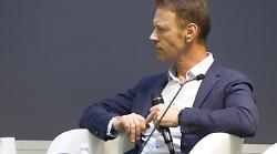 Rocco Siffredi, il re del porno sotto accusa: tutte le volte che ha pianto in tv. Isola dei Famosi, Le Iene, Belve e Verissimo: sei volte in lacrime in quattro programmi