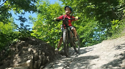 A 9 anni sul tetto dell’Appennino: Pietro Musella conquista la Via degli Dei in bicicletta
