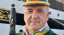 Orgoglio maremmano sul palco della Vespucci: Antonio Galella incanta Genova con la banda interforze