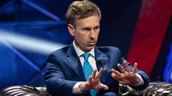 Alessandro Orsini: "Trump applica all'Ucraina la sua ricetta preferita: pace attraverso la forza. Ecco perchè nega le armi a Zelensky"