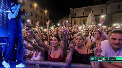 Grande Estate si accende con Raf: piazza Dante gremita per una serata indimenticabile