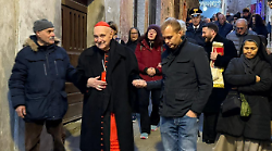 Un tesoro di cultura per Sorano: il cardinale Comastri dona la sua biblioteca personale alla comunità 