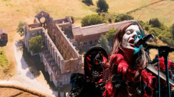 Lucio Corsi in concerto all’Abbazia di San Galgano: un sogno che diventa realtà 