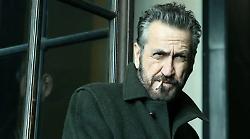 Rocco Schiavone stasera 23 luglio,  Marco Giallini  e i misteri da risolvere. Tutte le anticipazioni sulla puntata