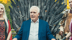 Eugenio Giani sul Trono di Spade: il presidente della Toscana si cala nei panni di un fan di Game of Thrones