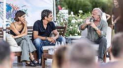 Ambra Angiolini, Beppe Fiorello e Giuliano Sangiorgi tra gli ospiti della "Festa del cinema di mare" con Giovanni Veronesi