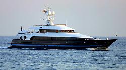 Il super yacht dello stilista Valentino nelle acque dell'Argentario: 49 metri di eleganza