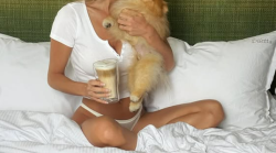 Diletta Leotta: colazione in intimo, il cuscino con il suo nome e le foto  da urlo
