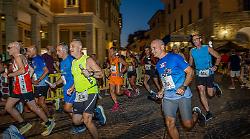 Da Marina a Marina: la mezza maratona di mezzanotte dà spettacolo nell'estate grossetana