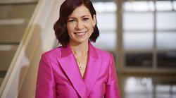 Elsbeth stasera 28 luglio doppia puntata: le avventure dell'avvocata Tascioni interpretata da Carrie Preston. Trama e anticipazioni