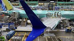 Boeing 737 Max, ancora problemi:  le certificazioni per le versioni 7 e 10 slittano al 2026